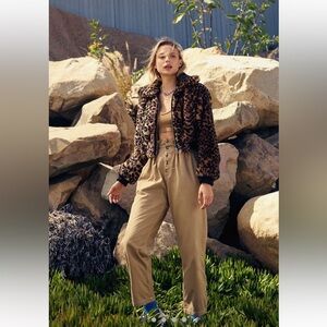 URBAN OUTFITTERS | UO Terra High Waisted Paper-bag Pant in Khaki